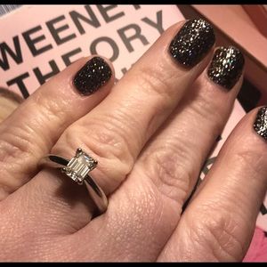 💍 💎 1 carat emerald cut moissanite engagement ring!!